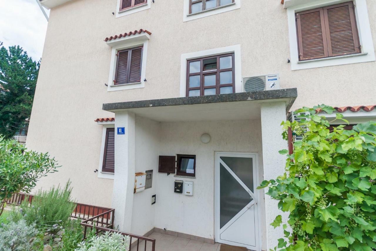 Apartment Glorija With Balcony Baška Esterno foto
