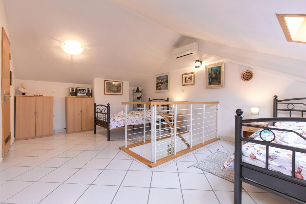 Apartment Glorija With Balcony Baška Esterno foto
